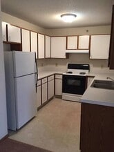 Raven Court Townhomes in Minneapolis, MN - Building Photo - Interior Photo