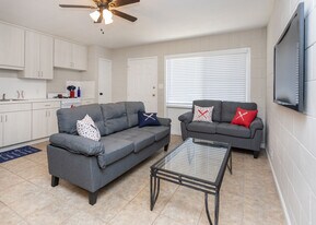 PENSACOLA ARMS: One Bedroom Apartments in ... in Tallahassee, FL - Building Photo