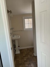 11 West St in East Hampton, CT - Building Photo - Building Photo