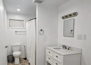 229 E Oak Ave in Olivia, MN - Building Photo - Building Photo