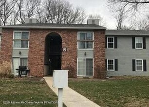 19 Augusta Ct in Freehold Township, NJ - Building Photo - Building Photo