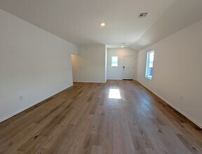 3301 Little Creek Dr in Mustang, OK - Building Photo - Building Photo