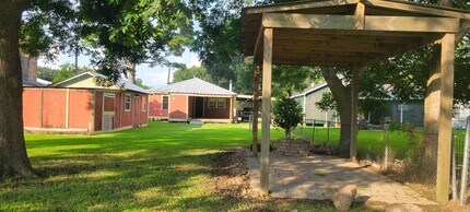 708 Vincent St in Breaux Bridge, LA - Building Photo - Building Photo