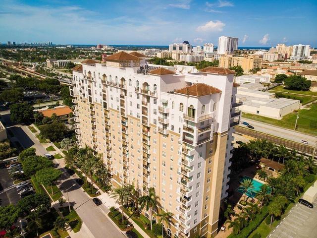616 Clearwater Park Rd in West Palm Beach, FL - Foto de edificio - Building Photo