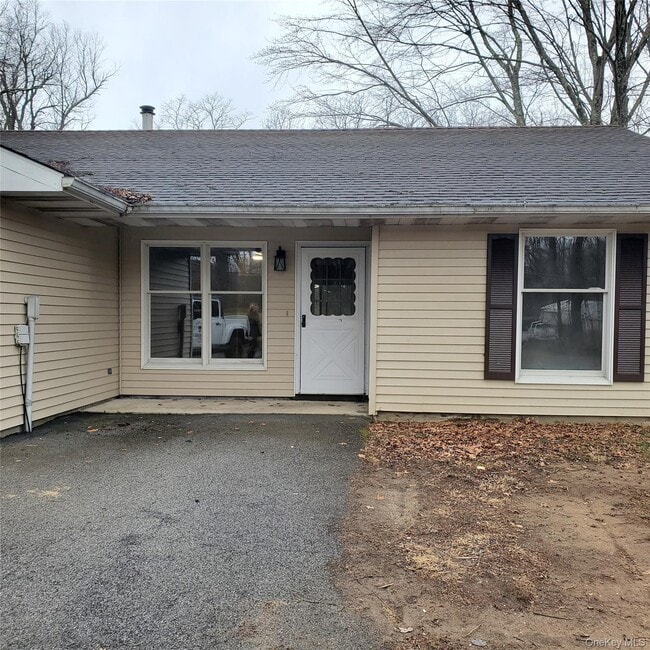 property at 71 E Searsville Rd
