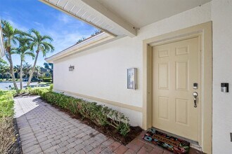 3131 Meandering Way in Ft. Myers, FL - Building Photo - Building Photo