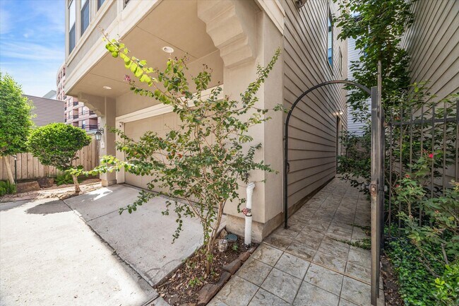 4145 Dickson St in Houston, TX - Building Photo - Building Photo