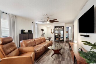 8111 Running Hollow in Selma, TX - Building Photo - Building Photo