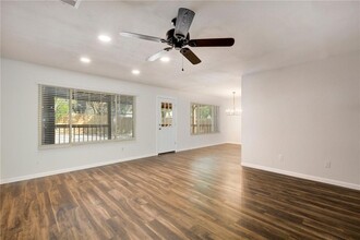12704 Margit Dr in Austin, TX - Building Photo - Building Photo