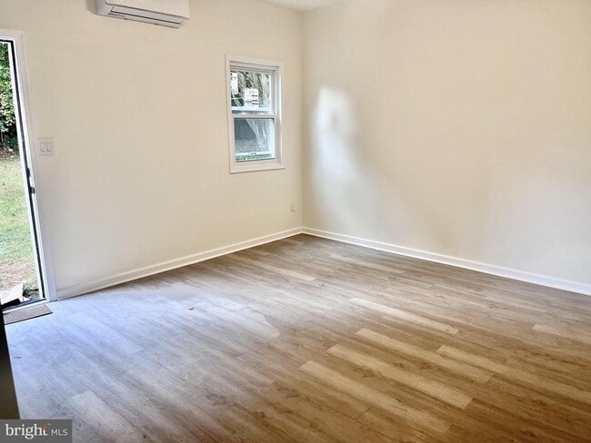 10971 Clara Barton Dr in Fairfax Station, VA - Building Photo - Building Photo