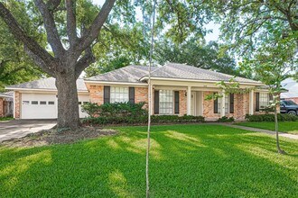 2530 Bandelier Dr in Houston, TX - Building Photo - Building Photo