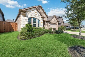 11127 Bluewater Lagoon Cir in Cypress, TX - Foto de edificio - Building Photo