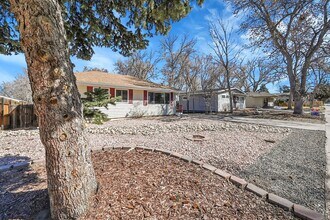 5635 E Nebraska Way in Denver, CO - Building Photo - Building Photo