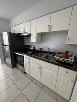 17472 SW 105th Ave in Miami, FL - Building Photo