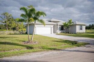 6490 W Park Ln in Wellington, FL - Building Photo