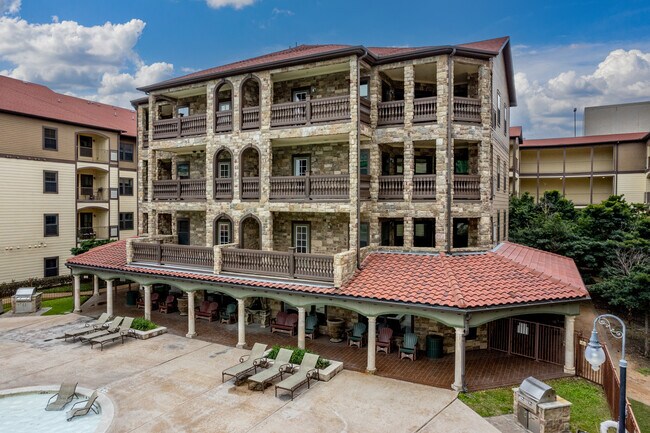 Villas of Ocean Drive in Corpus Christi, TX - Building Photo - Building Photo