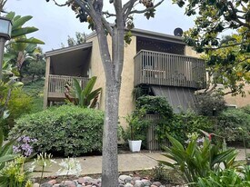 3128 Via Alicante in San Diego, CA - Building Photo