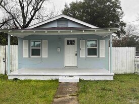 813 N E St in Pensacola, FL - Building Photo