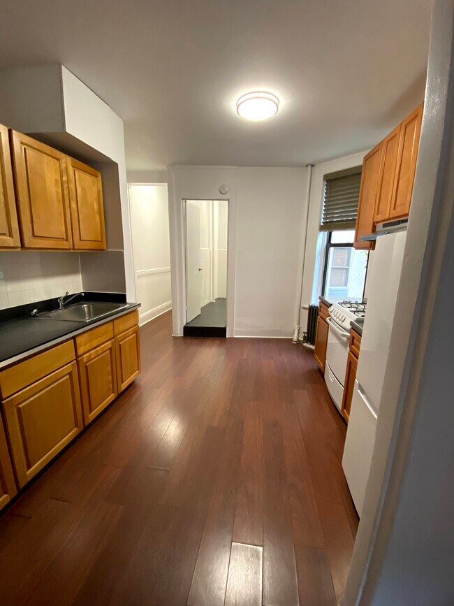 174 Mulberry St Apartments and Nearby New York Apartments For Rent