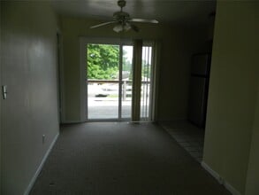 4060 Chilton Ct in Erie, PA - Building Photo - Building Photo