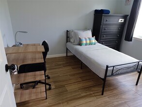 5815 Schevers St in Houston, TX - Building Photo - Building Photo