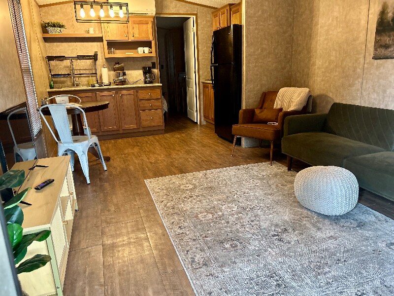 134 Co Rd 743 in Buna, TX - Building Photo