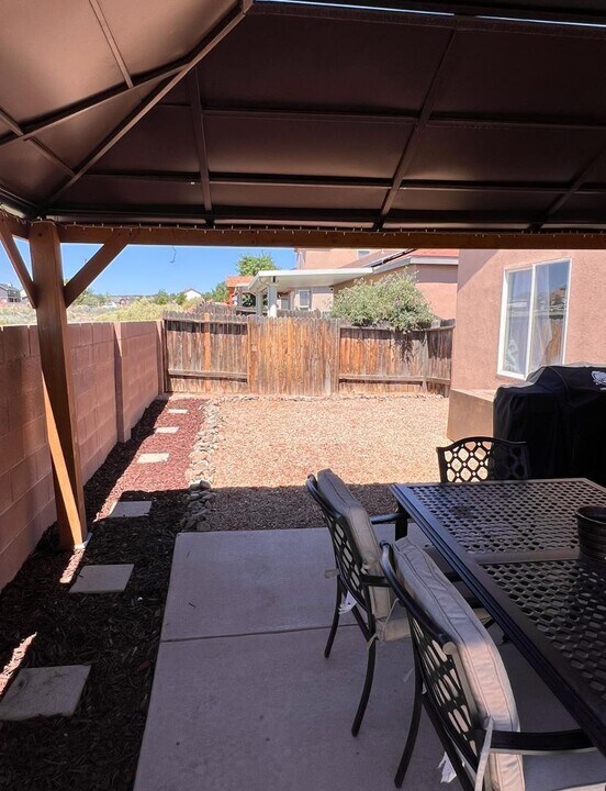7964 Austin Ave NW in Albuquerque, NM - Building Photo