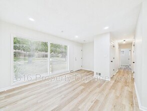11230 Corrington Ave in Kansas City, MO - Building Photo - Building Photo