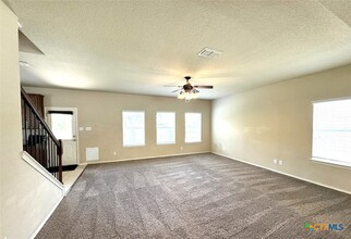 305 Town Creek Way in Cibolo, TX - Building Photo - Building Photo