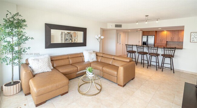 111 N Pompano Beach Blvd in Pompano Beach, FL - Building Photo - Building Photo