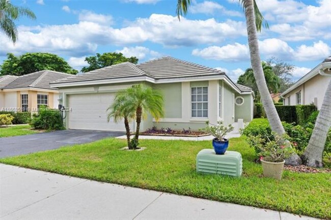 9112 Lake Park Cir S in Davie, FL - Foto de edificio - Building Photo