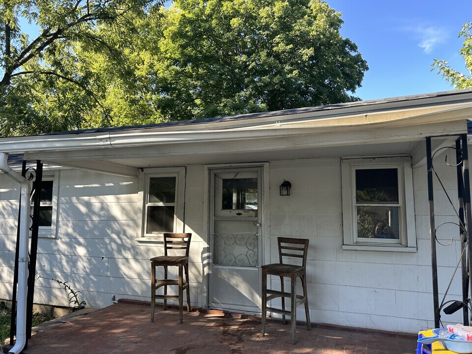 1238 Oliver St in Bowling Green, KY - Building Photo