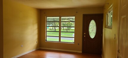 913 Dorian St, Unit A in Inverness, FL - Building Photo - Building Photo