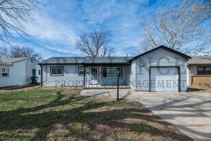 2239 S Millwood Ave in Wichita, KS - Building Photo