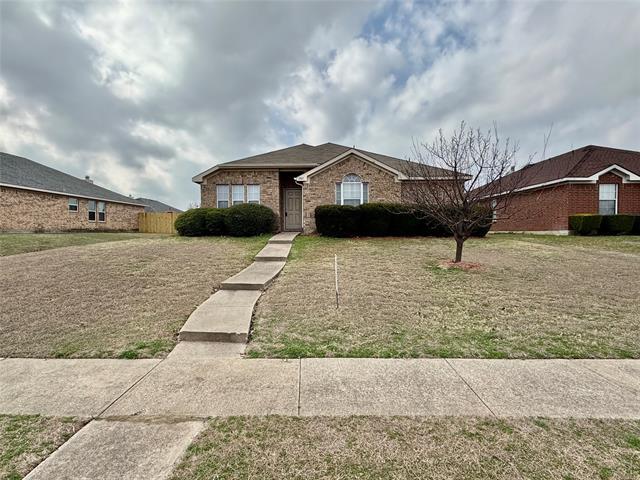 1801 Chapman Dr in Lancaster, TX - Building Photo