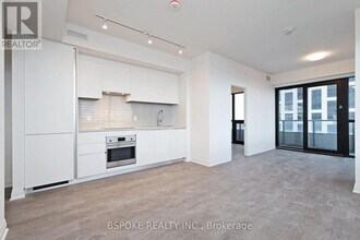 4015 The Exchange in Mississauga, ON - Building Photo - Building Photo