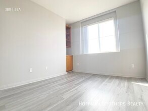 7395 W Manchester Ave in Los Angeles, CA - Building Photo - Building Photo