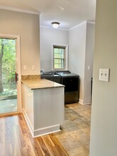 5925 Quail Hollow Rd-Unit -F in Charlotte, NC - Foto de edificio - Building Photo