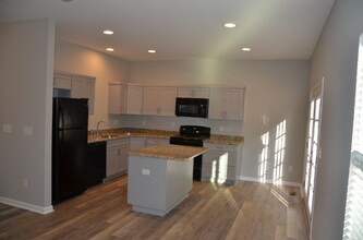 1565 14th Ave NE in Hickory, NC - Building Photo - Building Photo