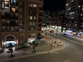 395 Square One Dr in Mississauga, ON - Building Photo