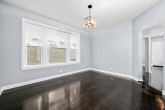 5331 W Congress Pkwy in Chicago, IL - Building Photo - Building Photo