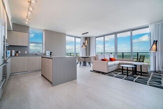 4112 Jimmy Buffett Mem Hwy, Unit SI ID1255752P in Hollywood, FL - Foto de edificio - Building Photo