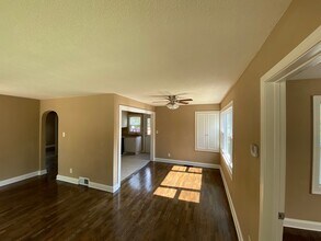 1429 Grand Ave in Leavenworth, KS - Building Photo - Building Photo