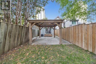148 Barrington Ave in Toronto, ON - Building Photo - Building Photo