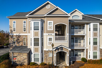 Stratford Club in Leesburg, VA - Building Photo - Building Photo