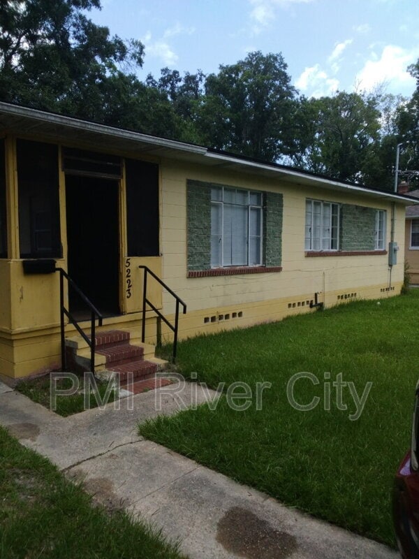 property at 5223 Polan Ln