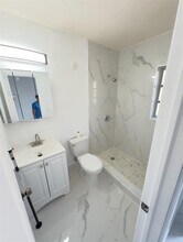 431 NW 48th Ct-Unit -3 in Miami, FL - Building Photo - Building Photo