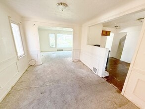 17104 Eldamere Ave in Cleveland, OH - Building Photo - Building Photo