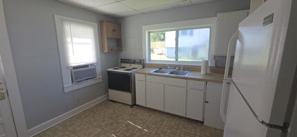 327 Hayes St in Woodbury, TN - Building Photo - Building Photo