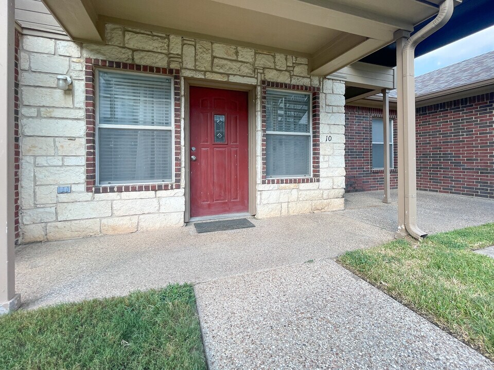 1401 Bagby Ave, Unit 10 in Waco, TX - Building Photo